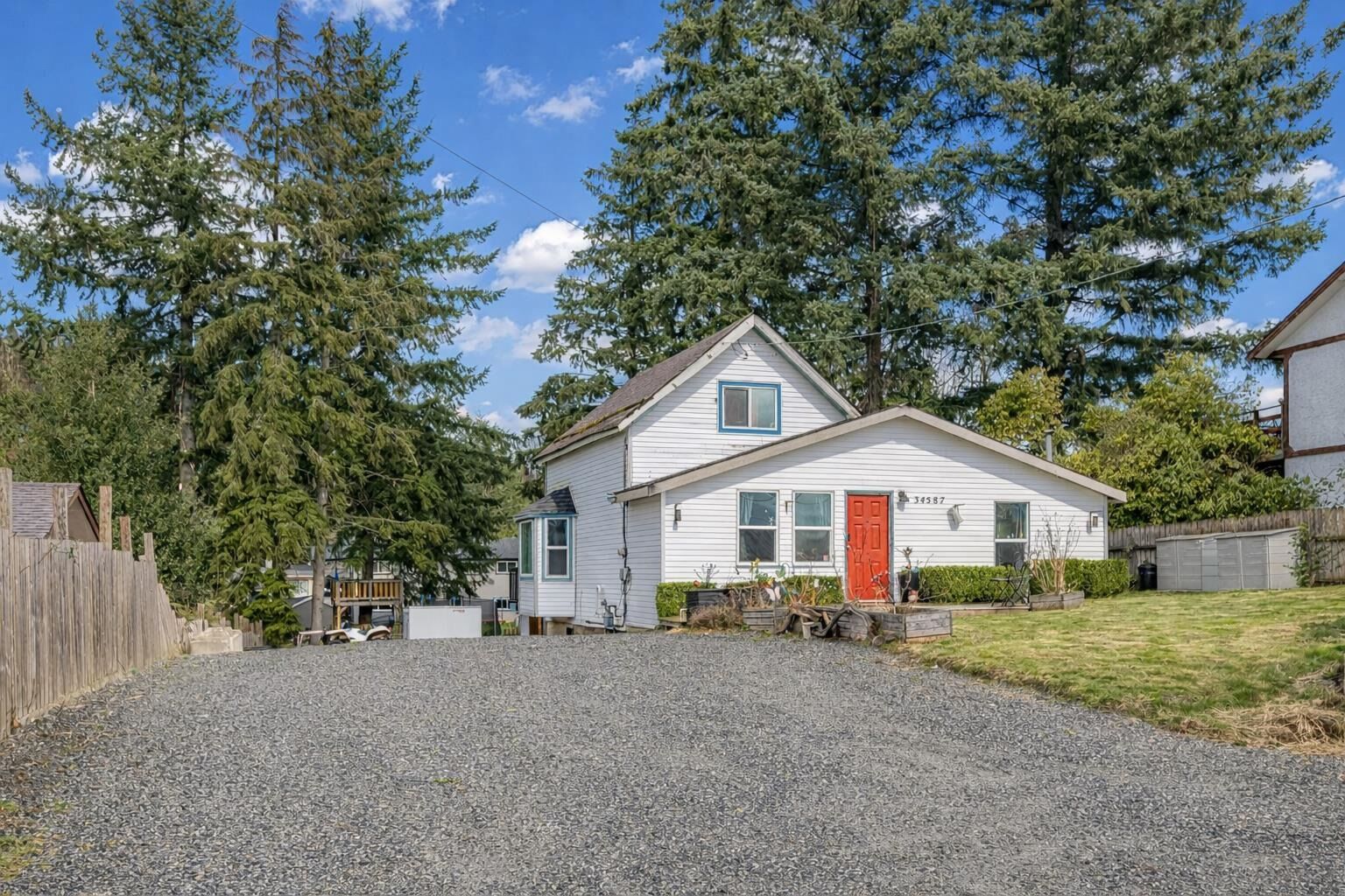 Property Photo: 34587 Ferguson Avenue BC V2V 6P7