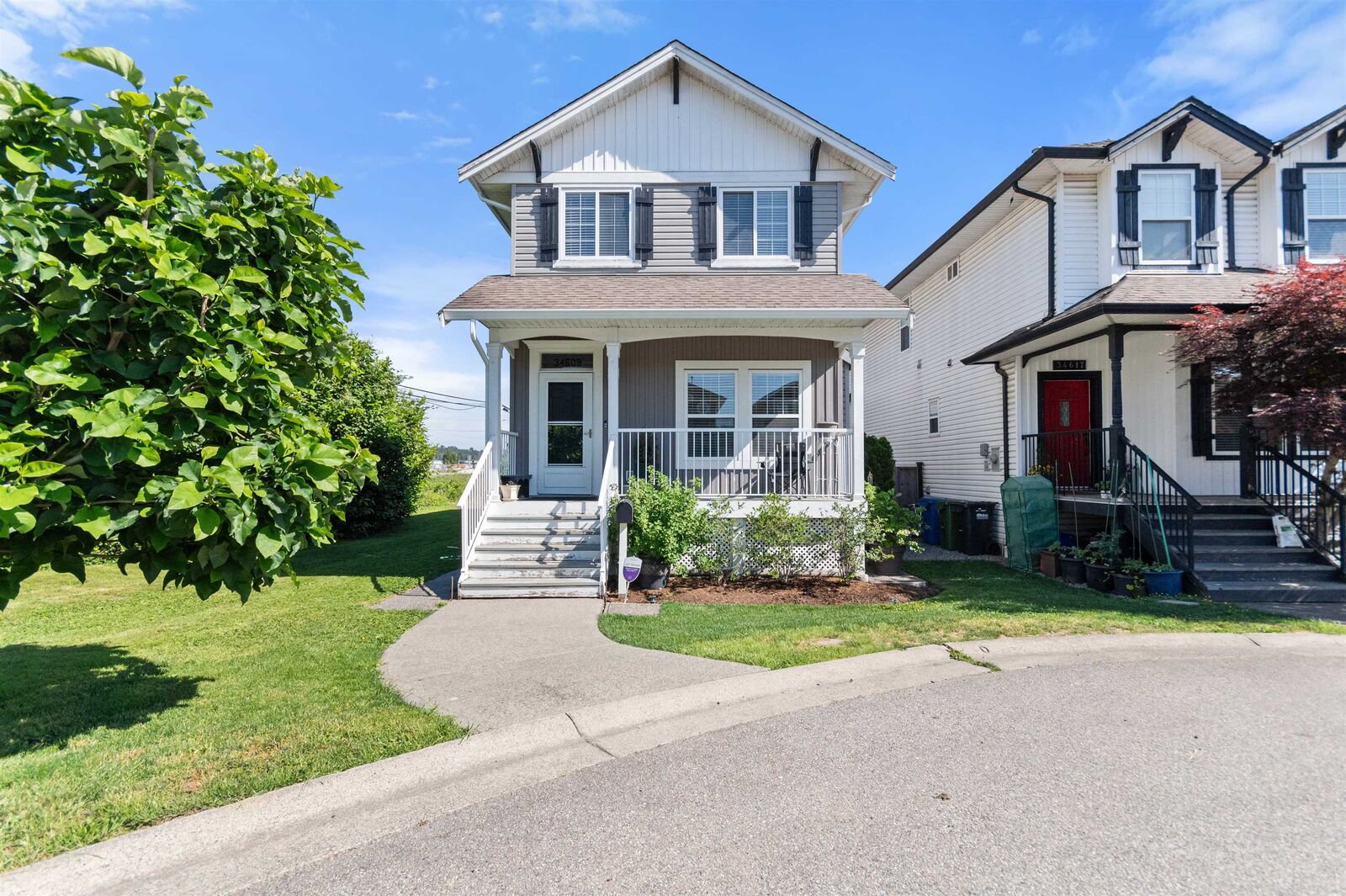 Property Photo: 34609 7 Avenue BC V2S 8P4
