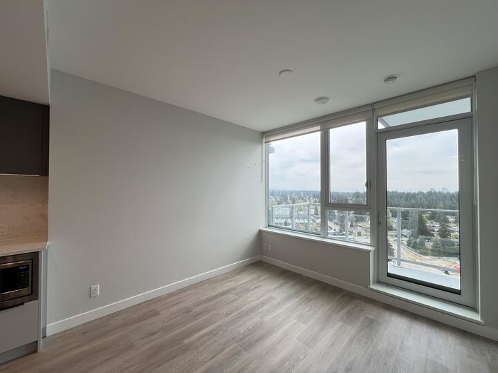 Property Photo: 567 Emerson Street 2903 BC V3J 0M8