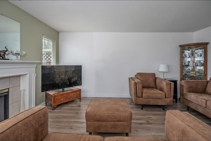 Property Photo: 32165 7th Avenue 14 BC V2V 2A9