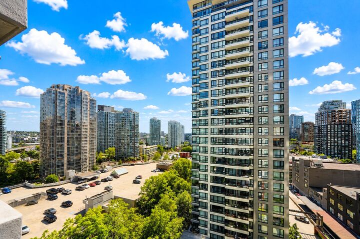 Property Photo:  909 Mainland Street 1405  BC V6B 1S3 