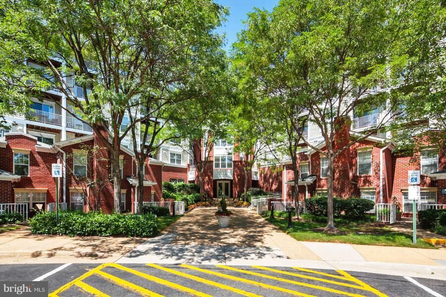 Property Photo:  1625 International Drive 307  VA 22102 