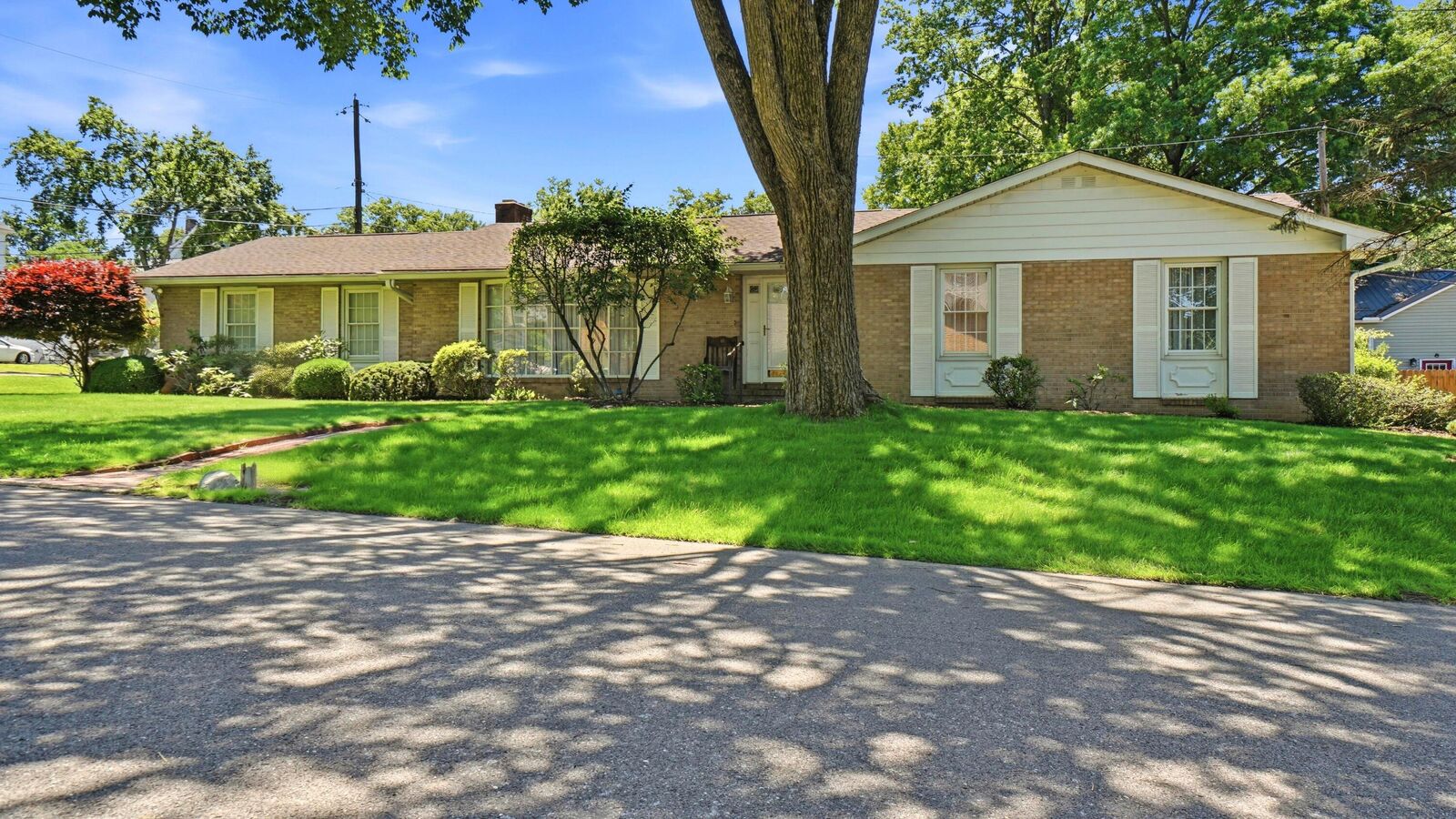 Property Photo:  426 Coventry Circle  OH 43701 