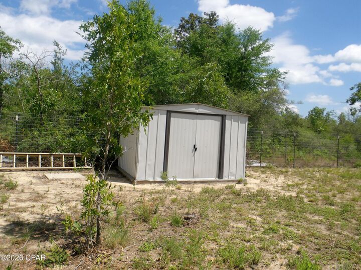 Property Photo: 3283 Akers Trail FL 32428