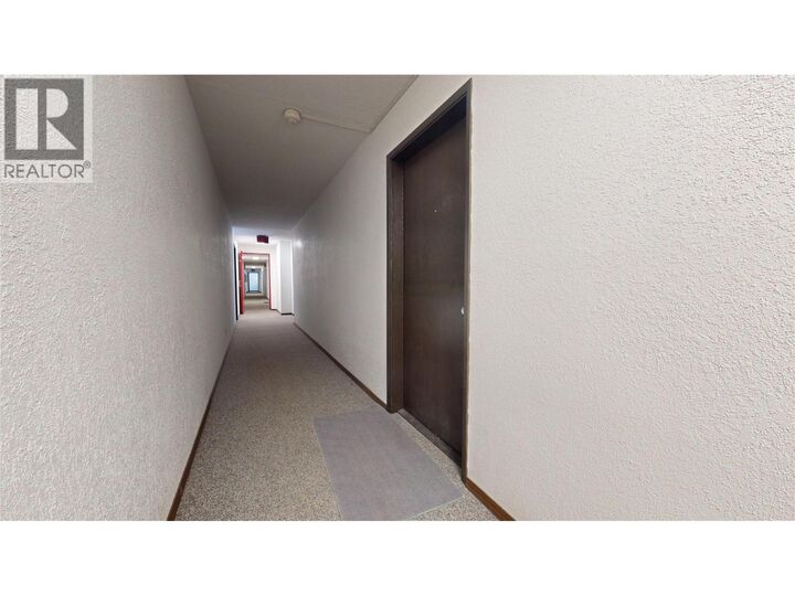 Property Photo: 606 18th Avenue North 404 BC V1C 5M1
