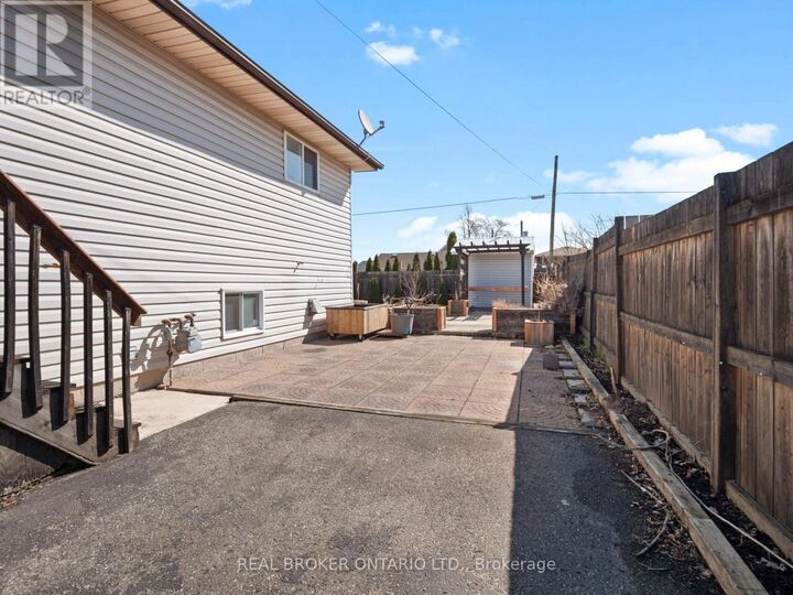 Property Photo: 379 Southworth Street South ON L3B 2A1