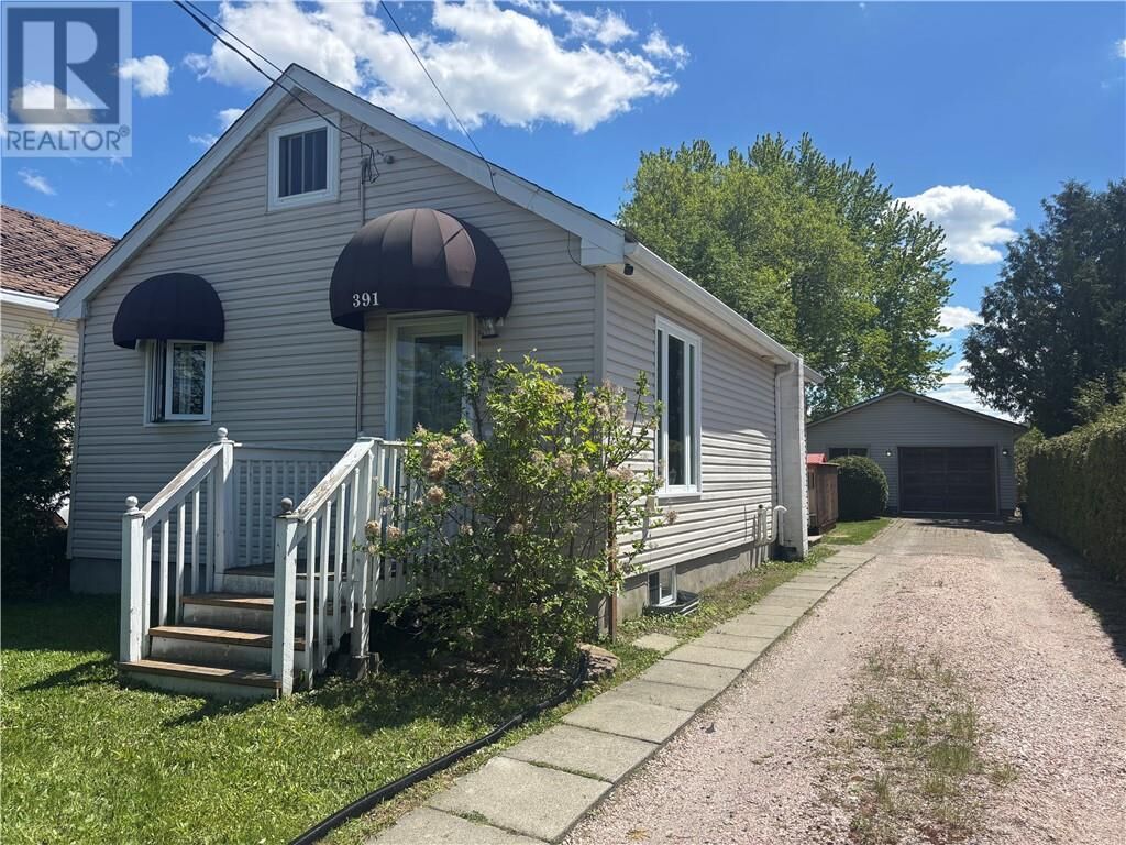 Property Photo: 391 Queen Street ON P3B 2K5