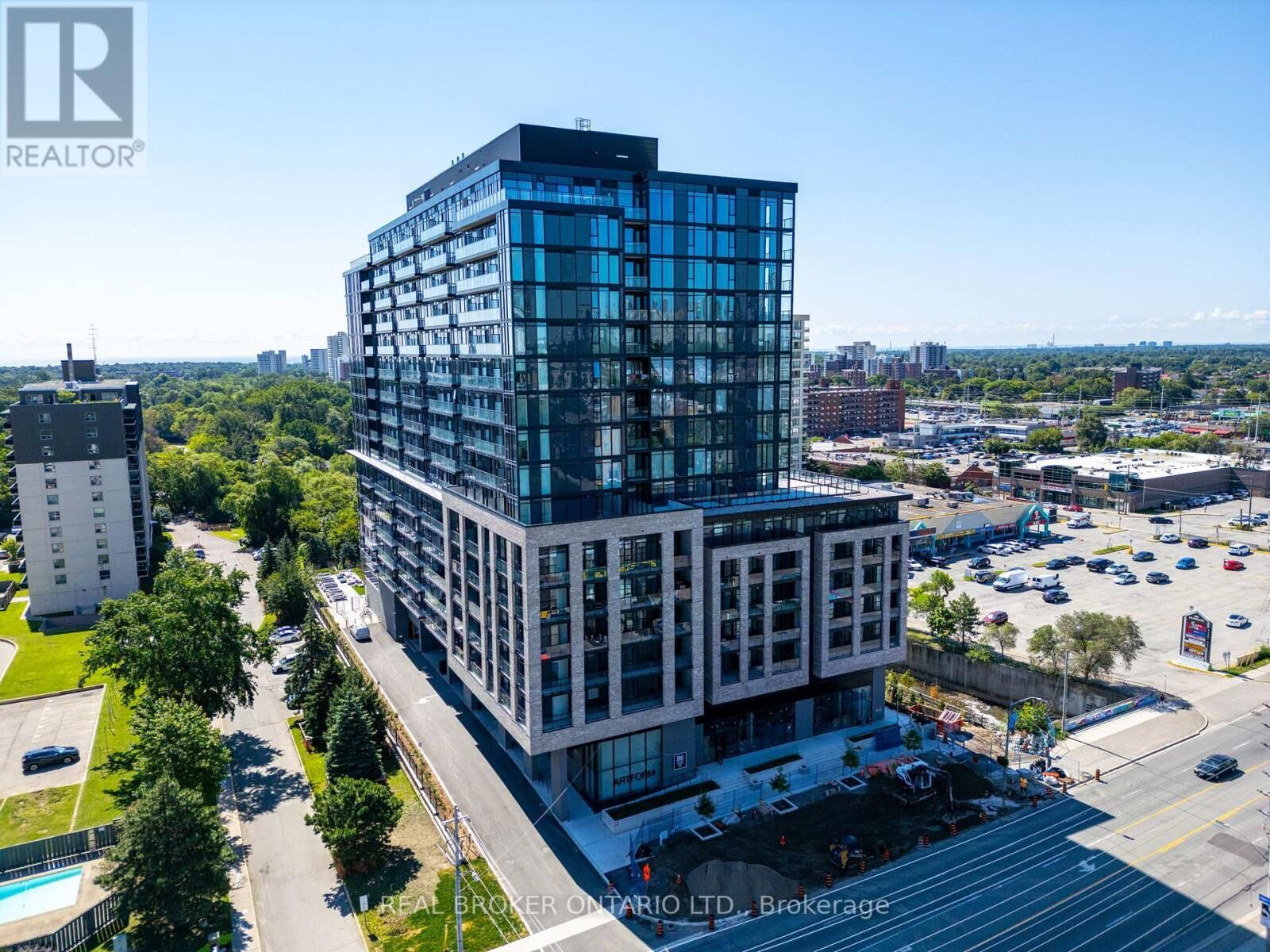 Property Photo:  86 Dundas Street East 1602  ON L5A 0B1 