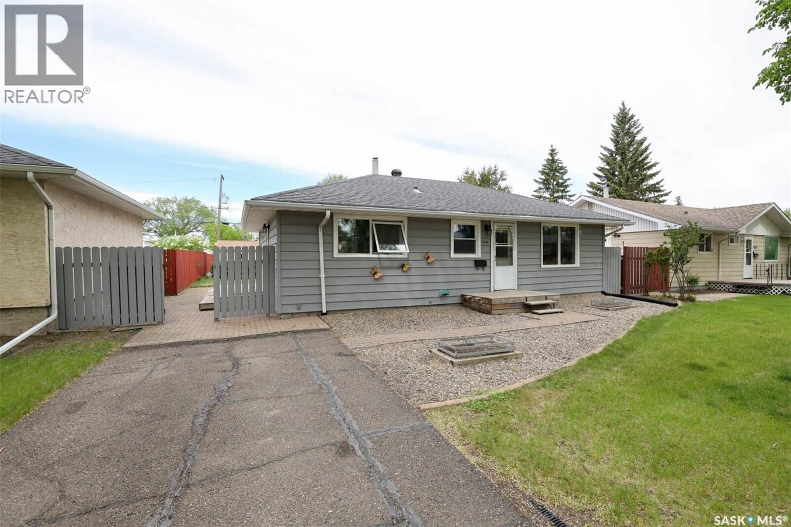 Photo de la propriété:  1834 Bond Street  SK S4N 1X9 