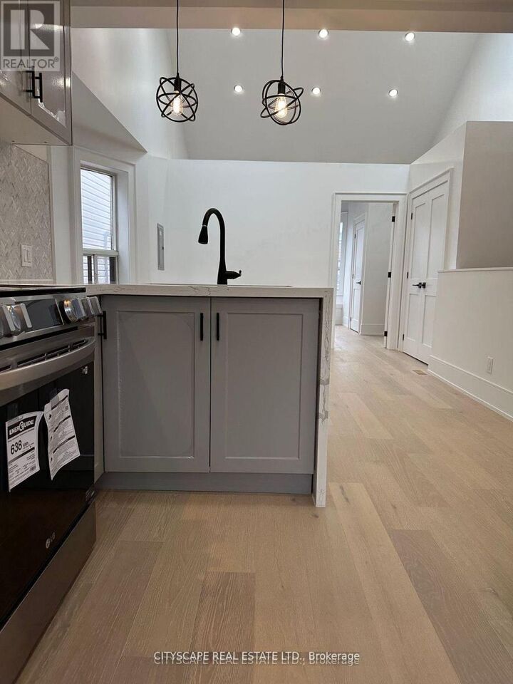 Property Photo: 242 Christie Street ON M6G 3B8