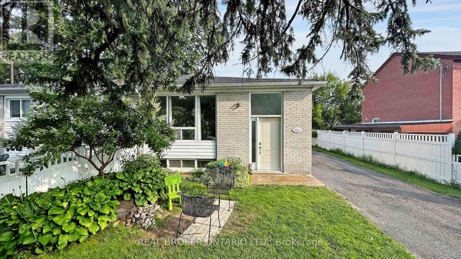 Property Photo:  351 Taylor Mills Drive North  ON L4C 2T8 