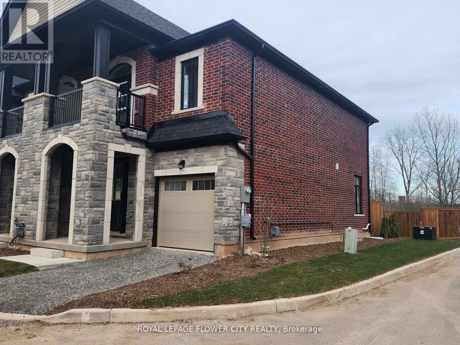 Property Photo: 7432 Baycrest Common ON L2G 3L9