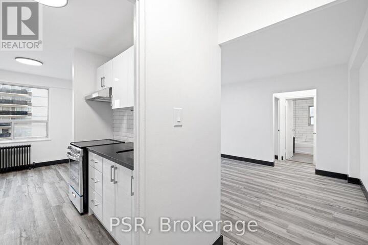 Property Photo: 600 Eglinton Avenue West 609 ON M5N 1C1