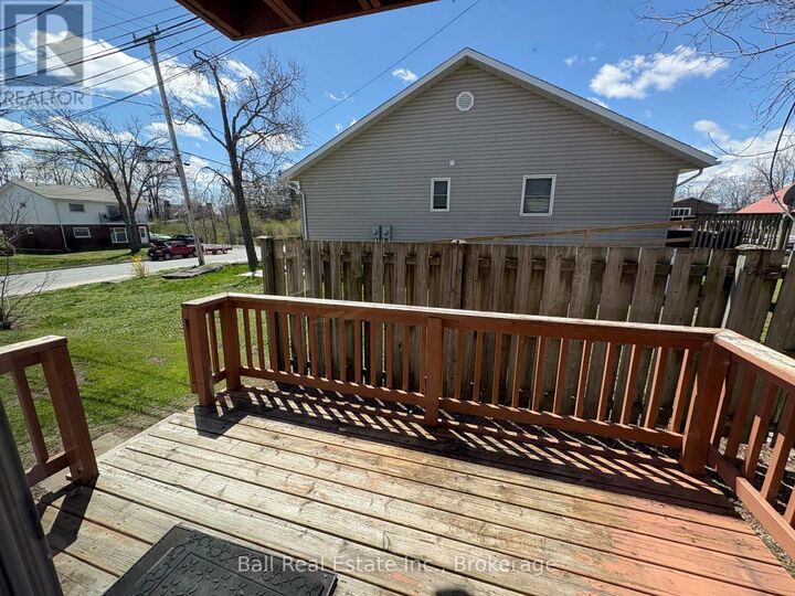 Property Photo: 44 Anne Street 5 ON K0M 1A0