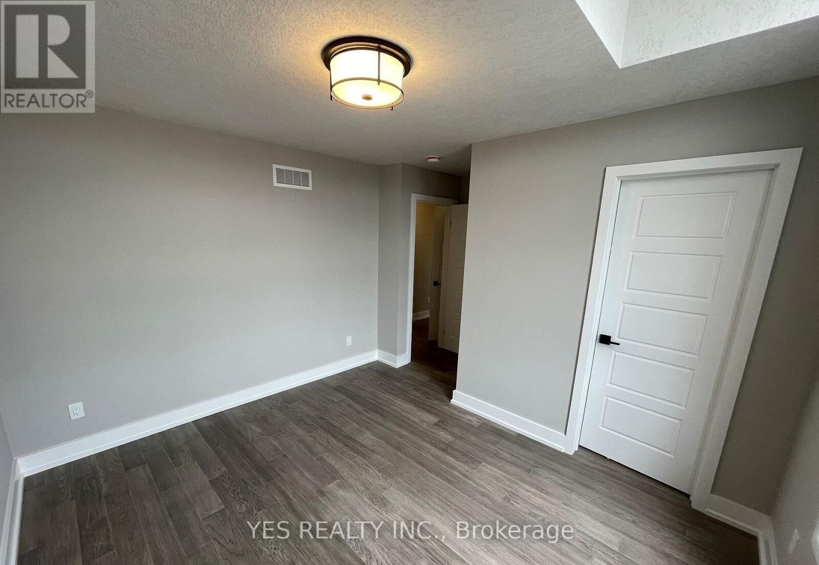 Property Photo:  87 Doon Creek Street  ON N2R 0M3 