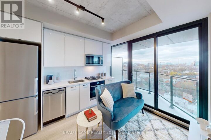 Property Photo: 195 McCaul Street 1014 ON M5T 0E5