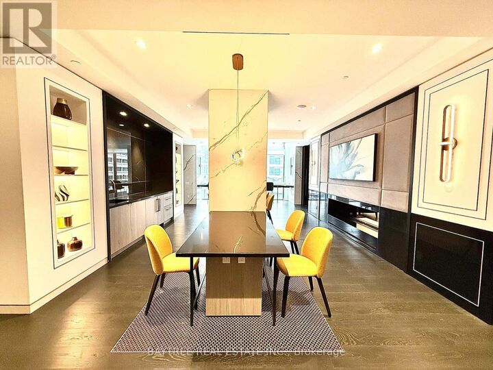 Property Photo:  Unit 1502 Street  ON M4Y 0J5 
