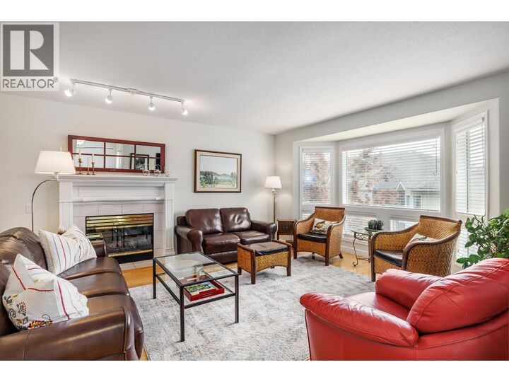 Property Photo: 980 Dilworth Drive 3 BC V1V 1S6
