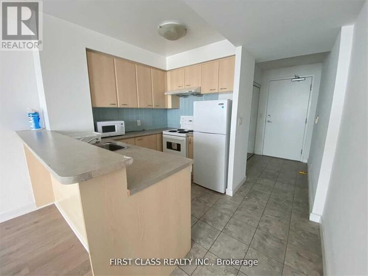 Property Photo: 38 Lee Centre Drive 3312 ON M1H 3J7