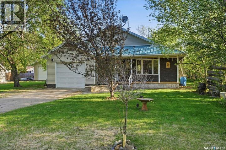Property Photo: 242 Woodlawn Avenue SK S0G 2Y0