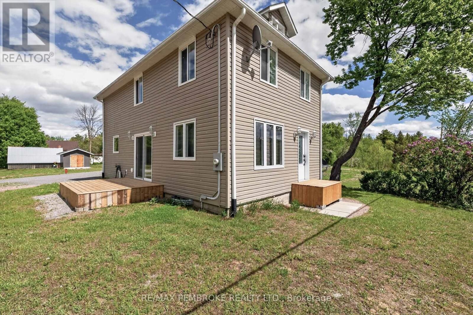 Property Photo: 387 Sell Road ON K8A 6W4