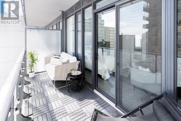 Property Photo:  185 Roehampton Avenue 609  ON M4P 0C6 