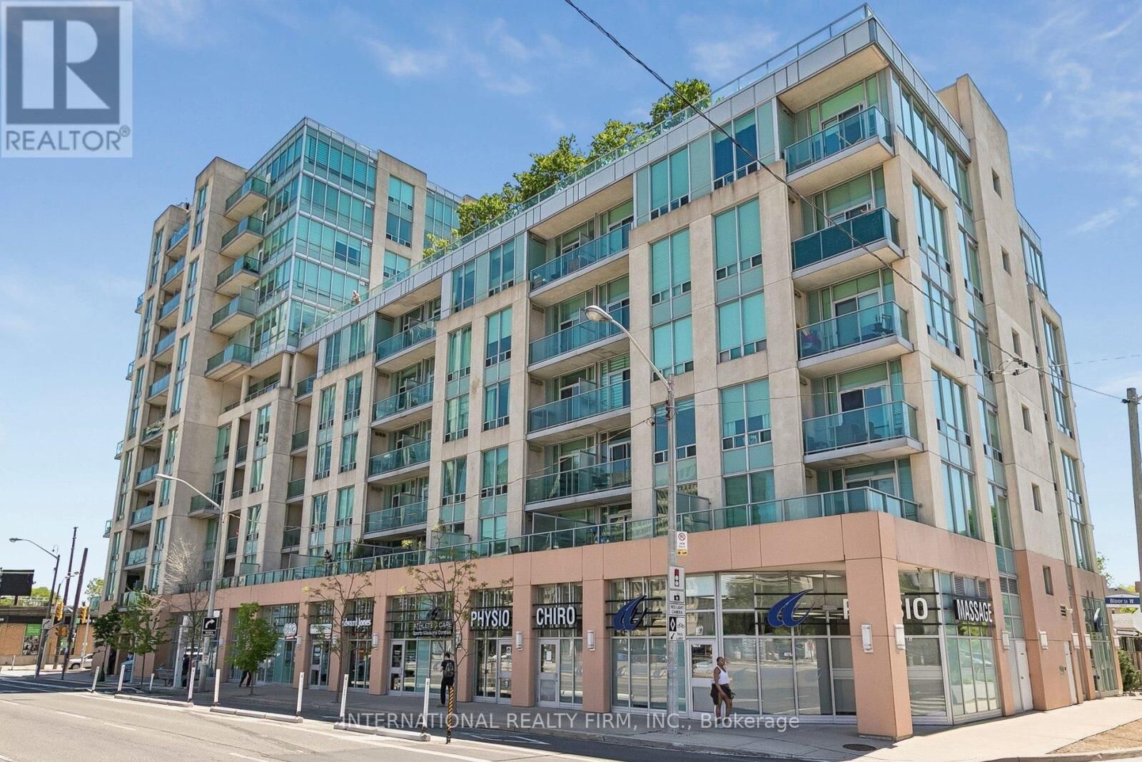 Property Photo:  3391 Bloor Street West 1011  ON M8X 1G3 