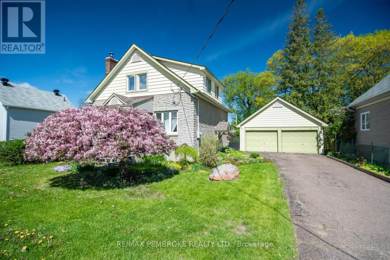 Property Photo:  554 Eganville Road  ON K8A 4E8 