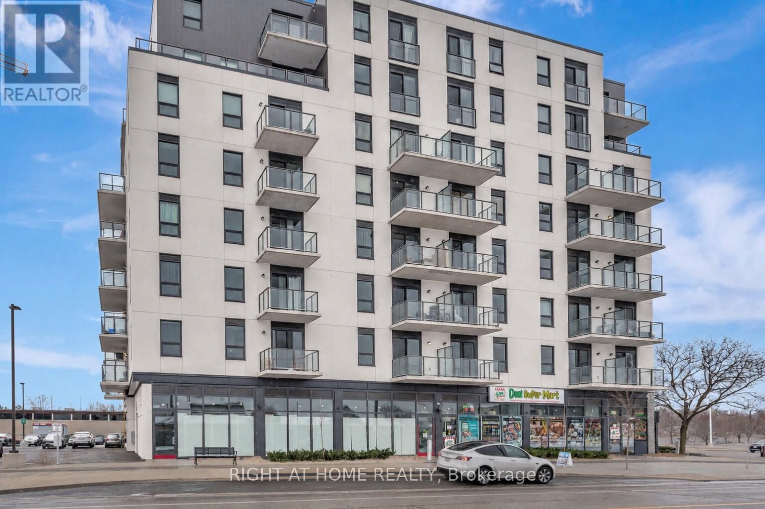 Property Photo:  7 Erie Avenue 514  ON N3S 0K5 