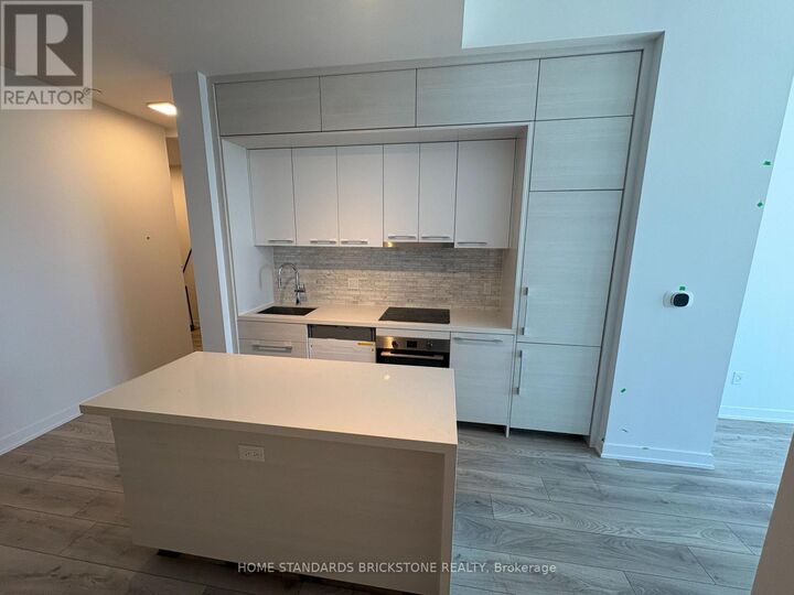 Property Photo:  29 Green Trail Court 711  ON M2K 0J9 