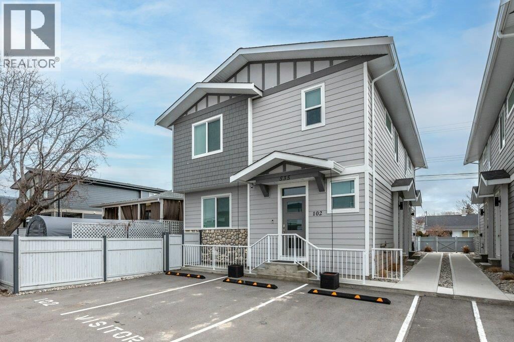 Property Photo:  535 Westminster Avenue West 102  BC V2A 1K4 