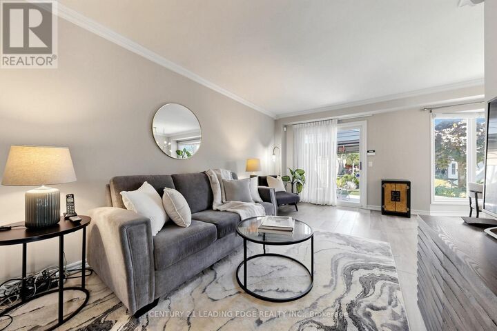 Photo de la propriété: 76 Markville Road ON L3R 4V6