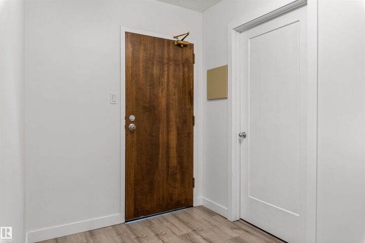 Property Photo:  11011 86 Avenue NW 206  AB T6G 0X1 
