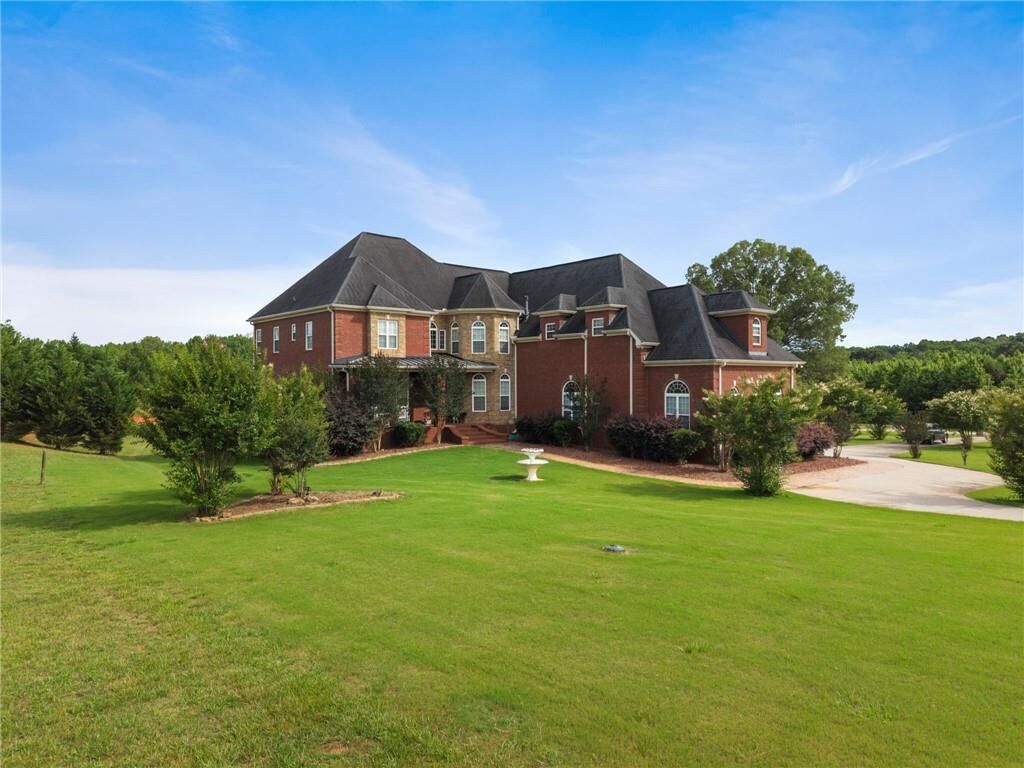 Property Photo: 345 River Cove Meadows GA 30025