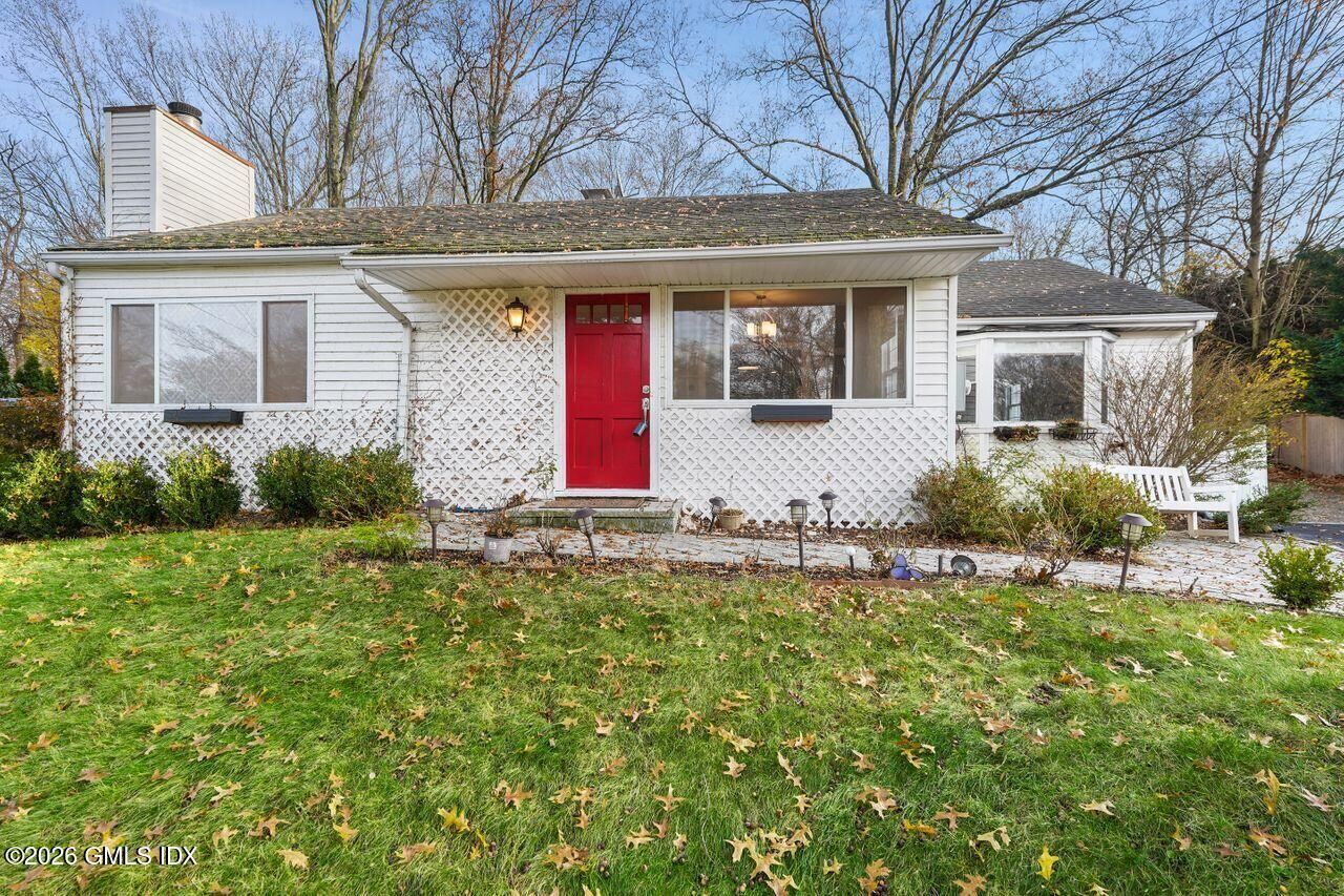 Property Photo:  17 Circle Drive  CT 06830 