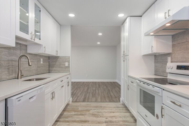 Property Photo:  446 Passaic St 3F  NJ 07601 