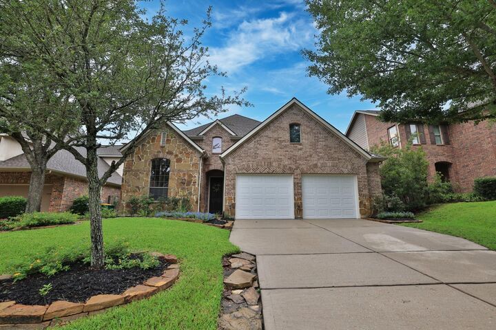 Property Photo:  7 Woodmoor Place  TX 77354 