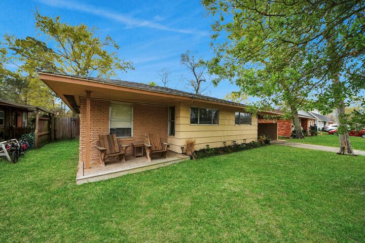 Property Photo:  2806 Oak Drive  TX 77539 
