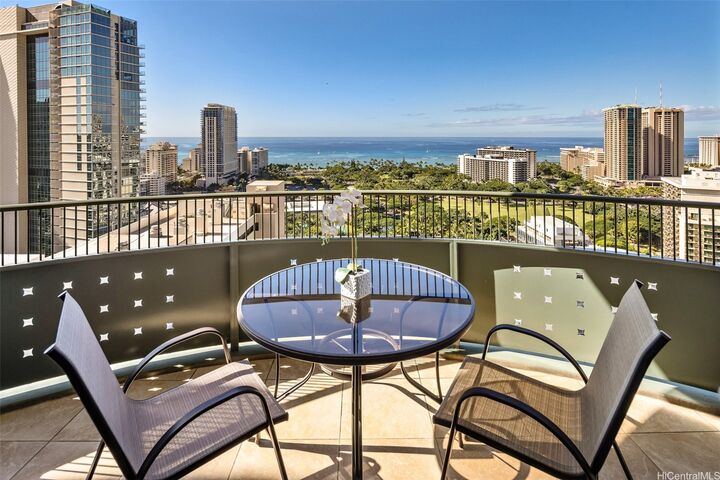 Property Photo: 421 Olohana Street 2502 HI 96815