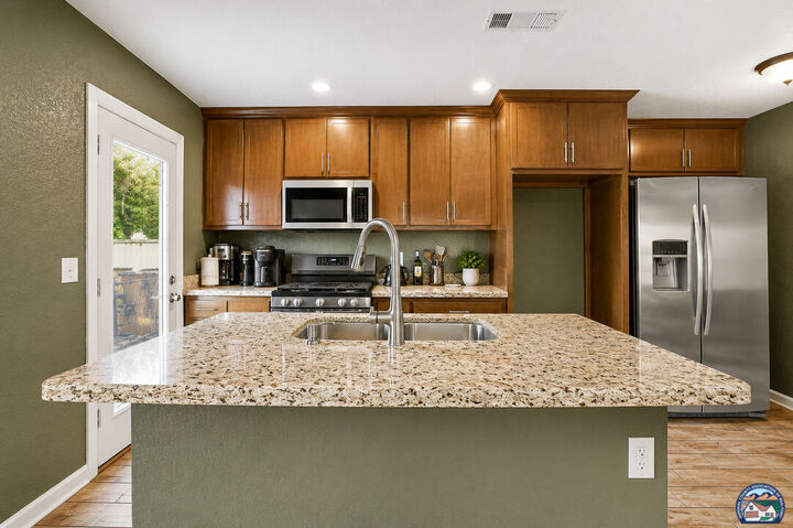 Property Photo:  340 326 W 9th St  CA 92250 