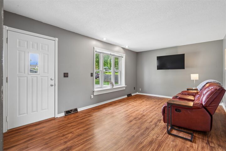 Property Photo:  4949 Cypress Drive  IA 50327 
