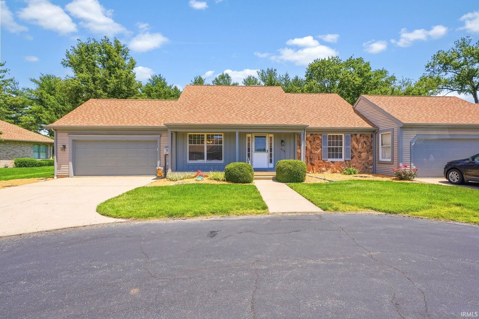 Property Photo: 635 Maryland Place 10-A IN 47591