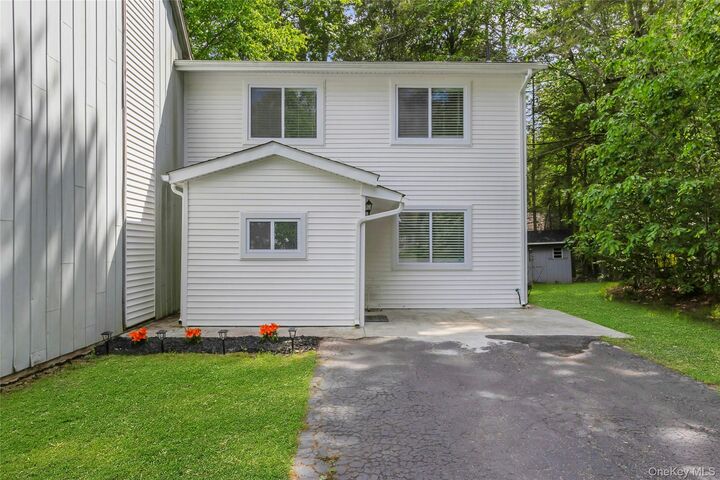 Property Photo:  34 Elizabeth Way  NY 12751 