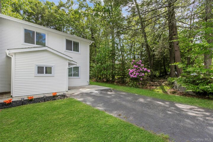 Property Photo:  34 Elizabeth Way  NY 12751 