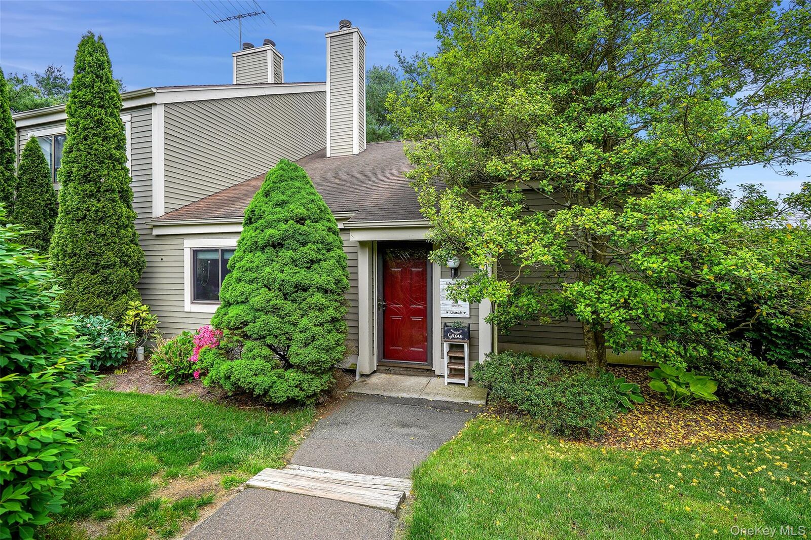 Property Photo:  40 Bittersweet Lane  NY 10590 