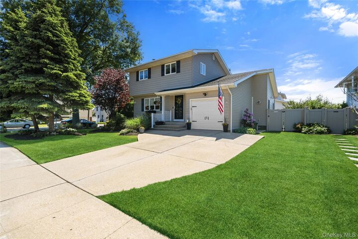 Property Photo:  2448 Wallen Lane  NY 11710 