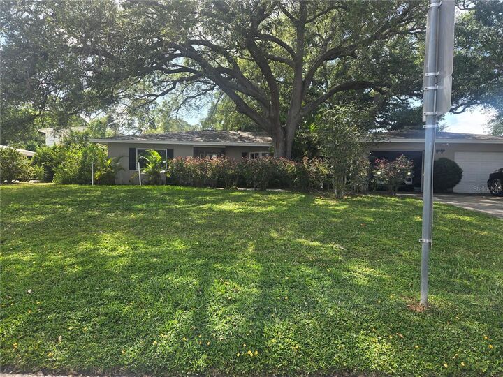 Property Photo: 1704 Cypress Avenue FL 33756
