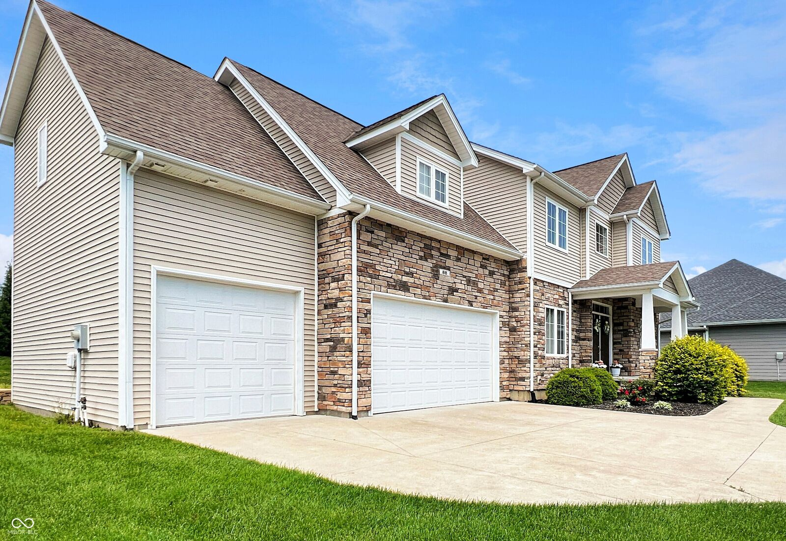 Property Photo: 88 Westbrook Court IN 47201