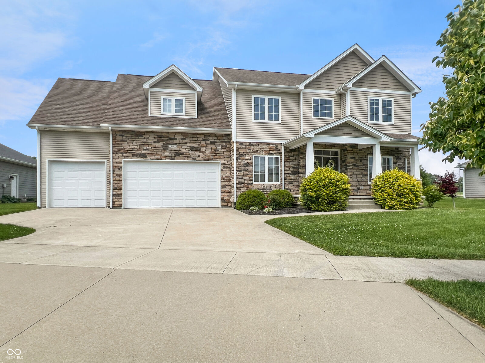 Property Photo: 88 Westbrook Court IN 47201