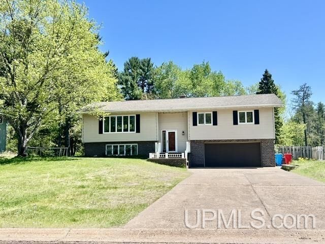 Property Photo:  1525 Glenwood Lane Street  MI 49849 